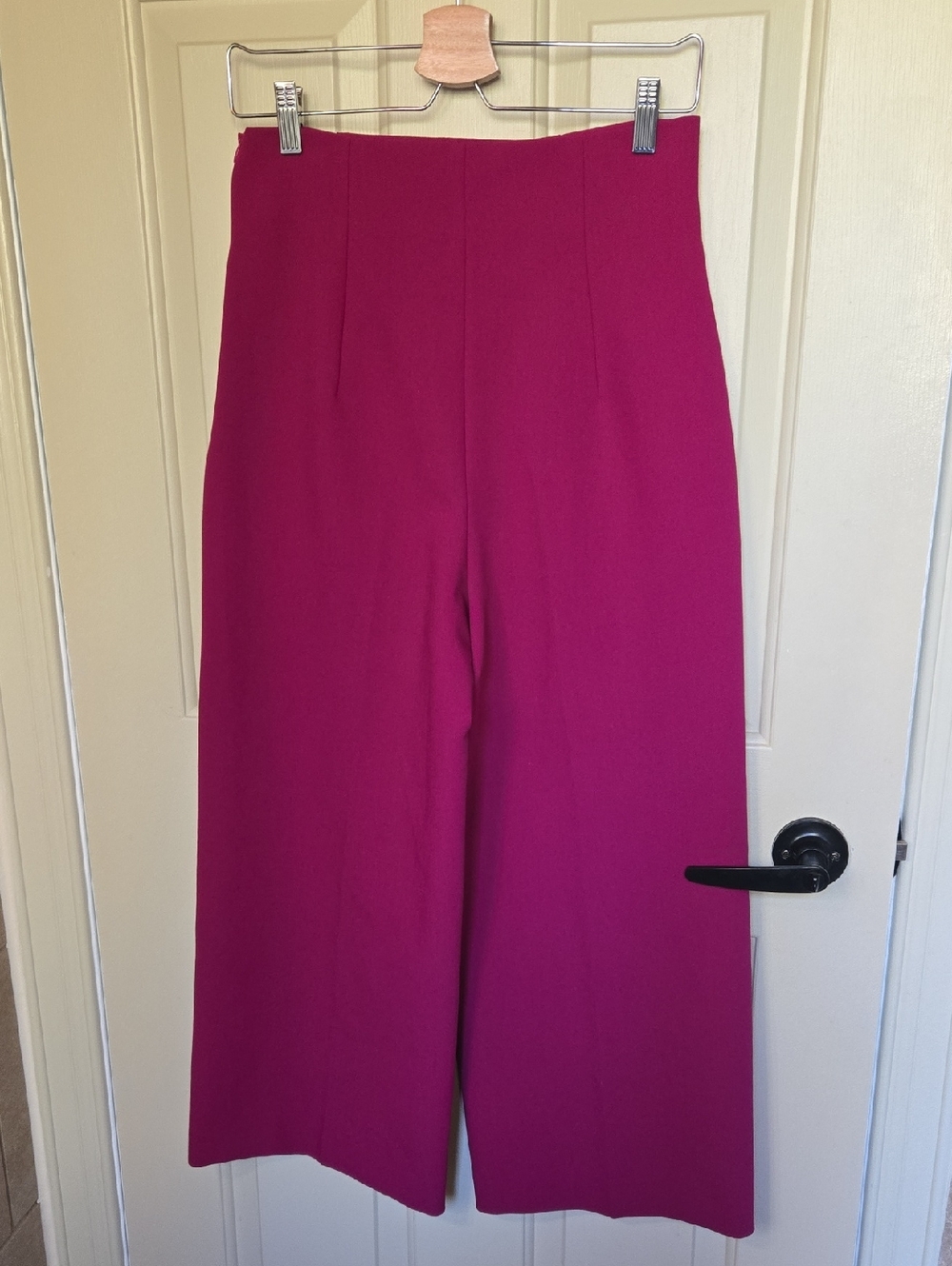 Zara High-Waisted Wide-Leg Cropped Pants – Fuchsia | Size M